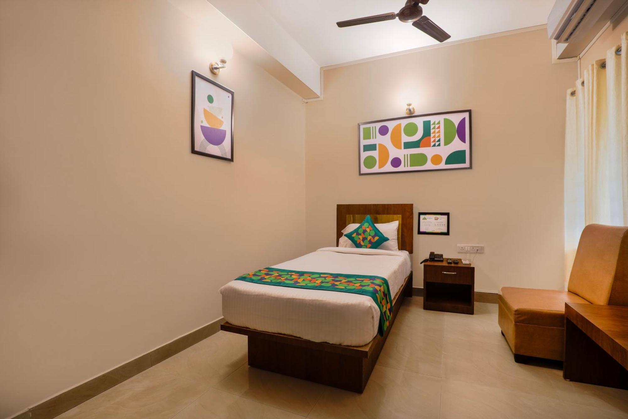 Treebo Urban Oasis Inn Guwahati Zewnętrze zdjęcie