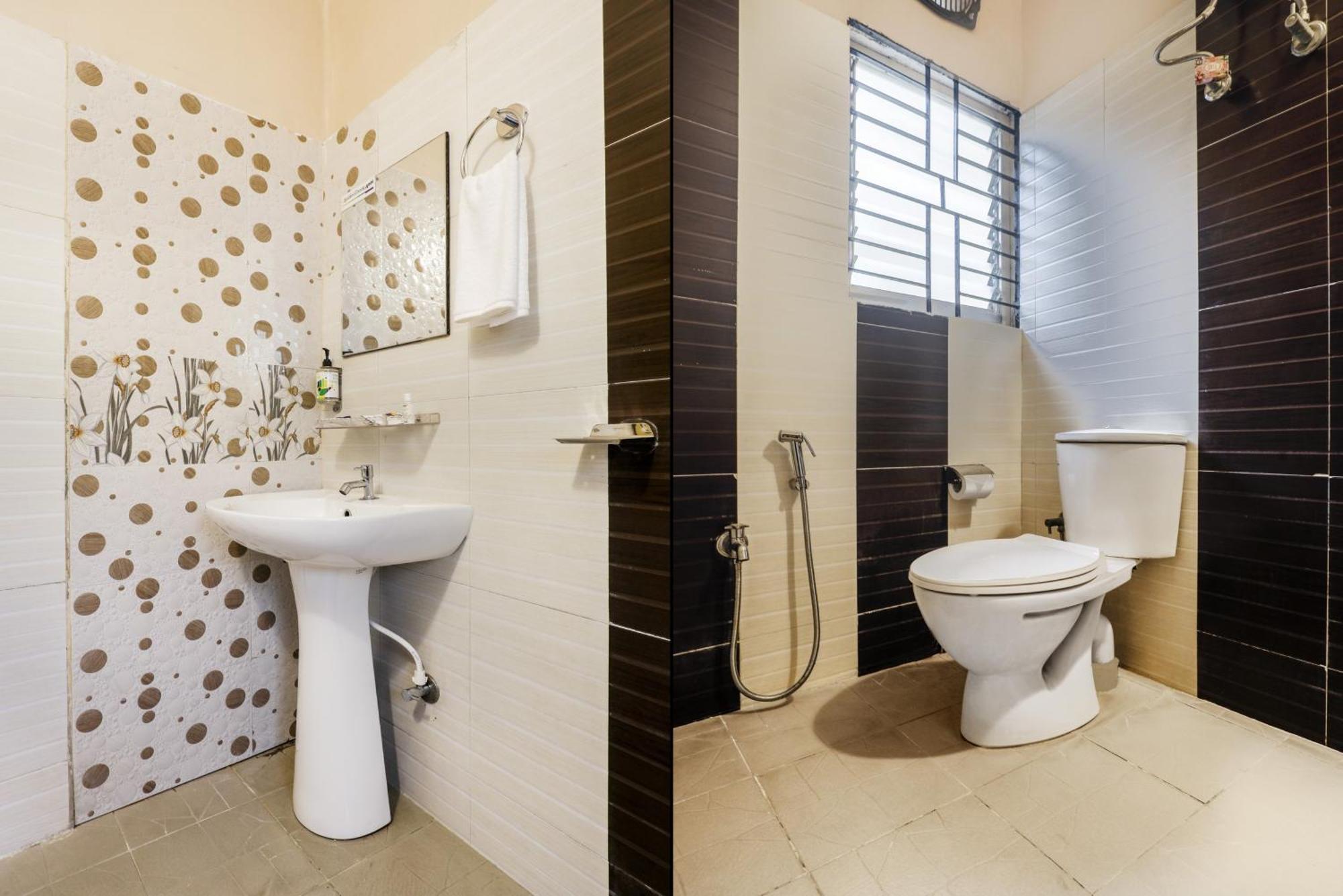 Treebo Urban Oasis Inn Guwahati Zewnętrze zdjęcie